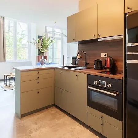 Lumineux Avec Cour Chaumont (Haute-Marne)